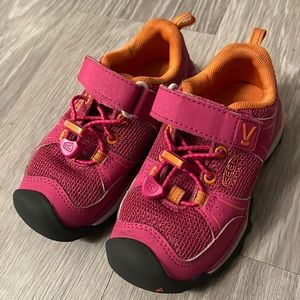Keen hiking shoes (toddler)